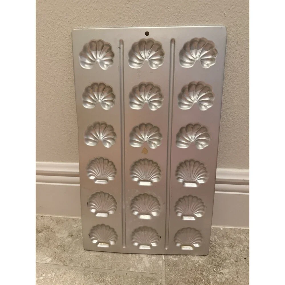 Vintage Wilton 1984 Viennese Classic Cookie Pan Mold 18 Cookies Shell Crescent